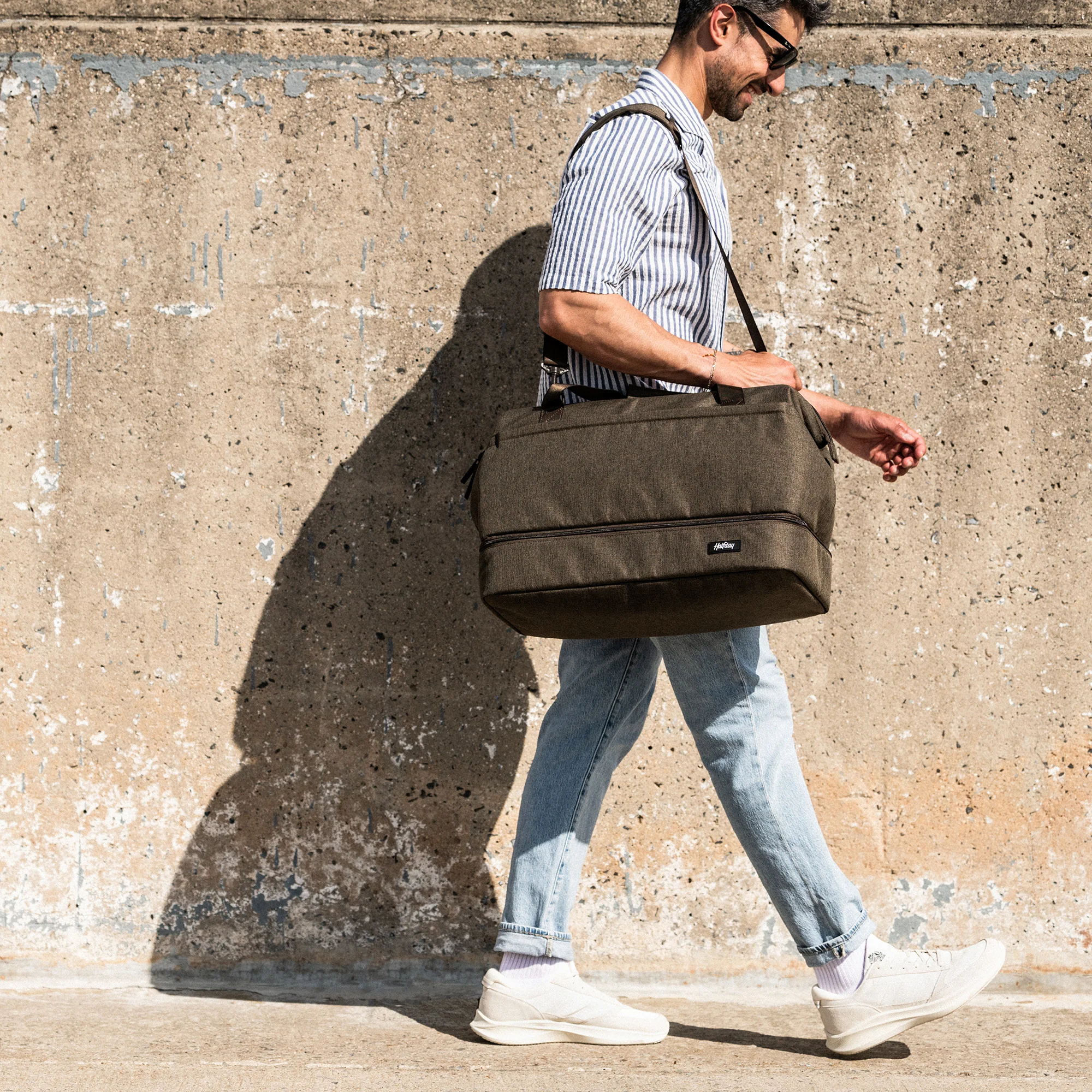 Double Decker Weekender 40L - Image 33