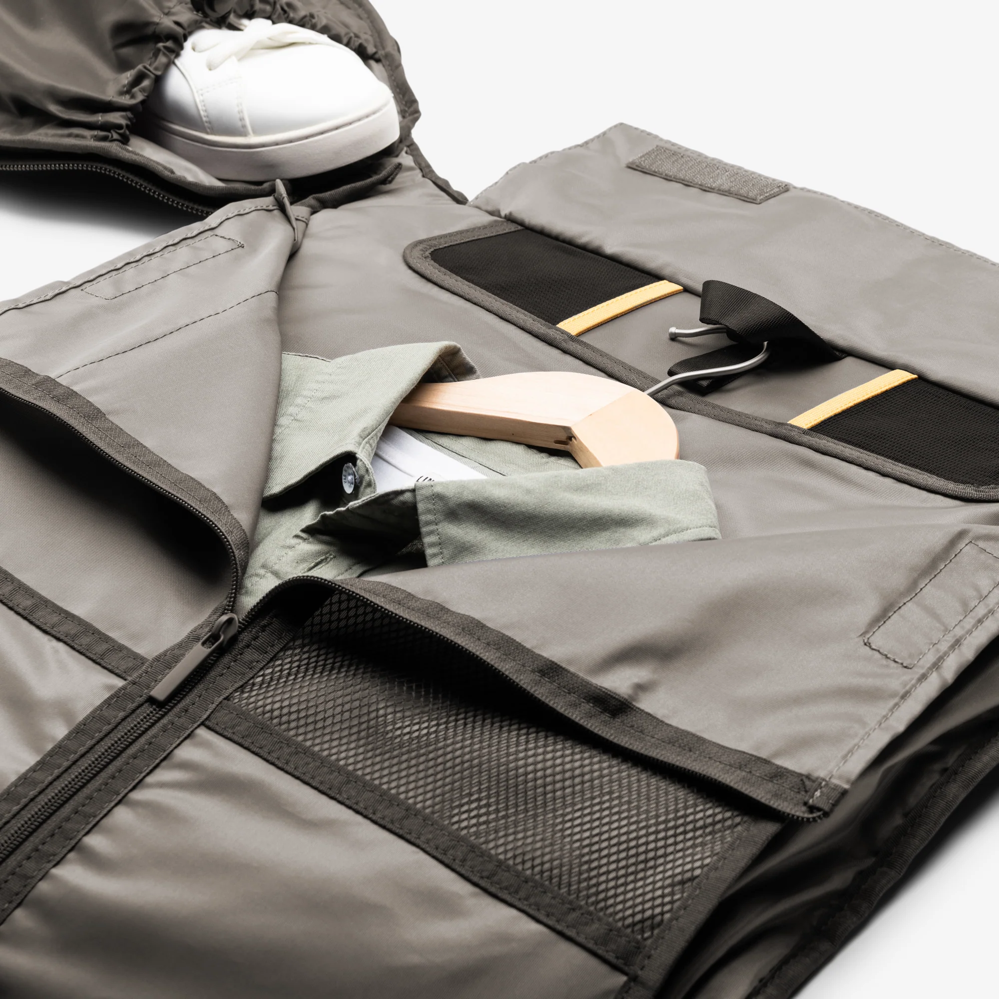 The Premium Garment Duffel 40L - Image 9