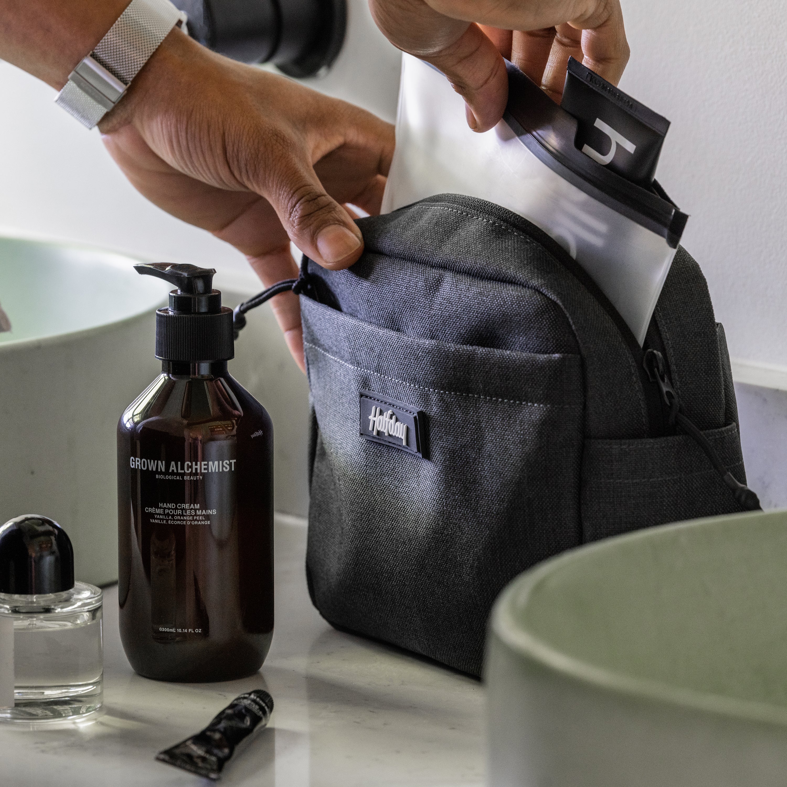 The Sidecar Toiletry Kit - Image 3